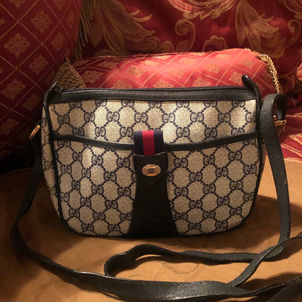 FOR AZ!!   Gucci Vintage Crossbody